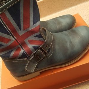 Wanted "Brit" boots, very lightly worn. Size 8 1/2